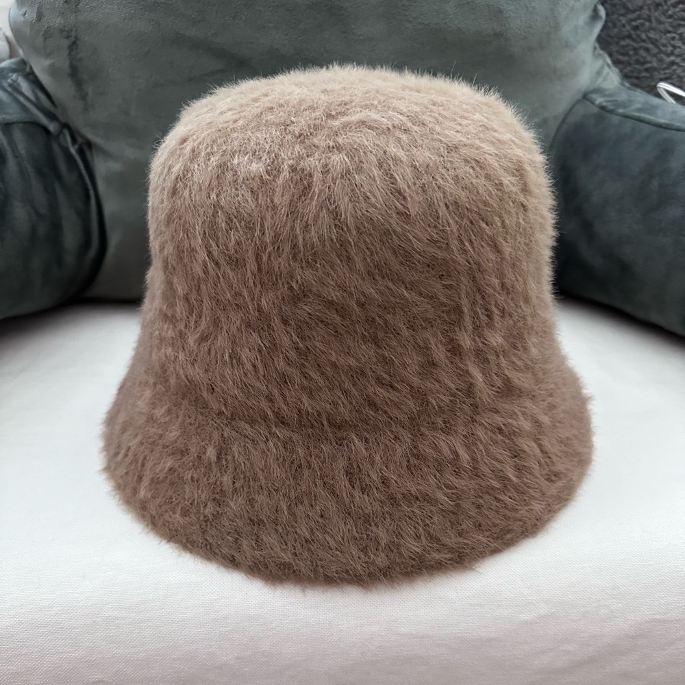 🇯🇵beams heart faux fur bucket hat in nude brown